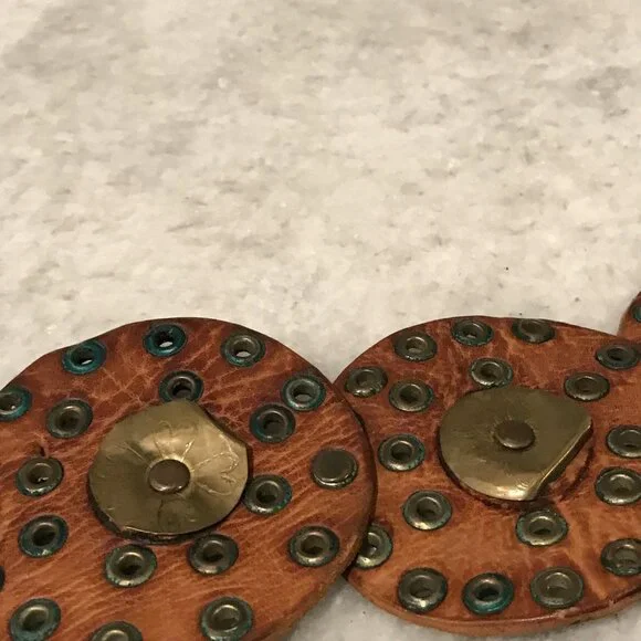 VINTAGE Leather Brass Concho Belt Womens Brown Boho Hippie Grommet Eyelet 70s - Picture 10 of 13